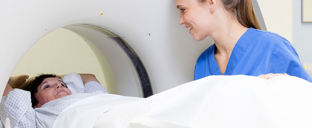 Tumorzentrum Heilbronn-Franken: Patientin bei MRT/CT Untersuchung