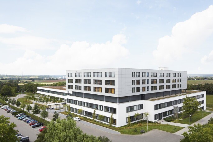 Klinikdirektor (m/w/d) für Innere Medizin und Nephrologie, 1. Bild